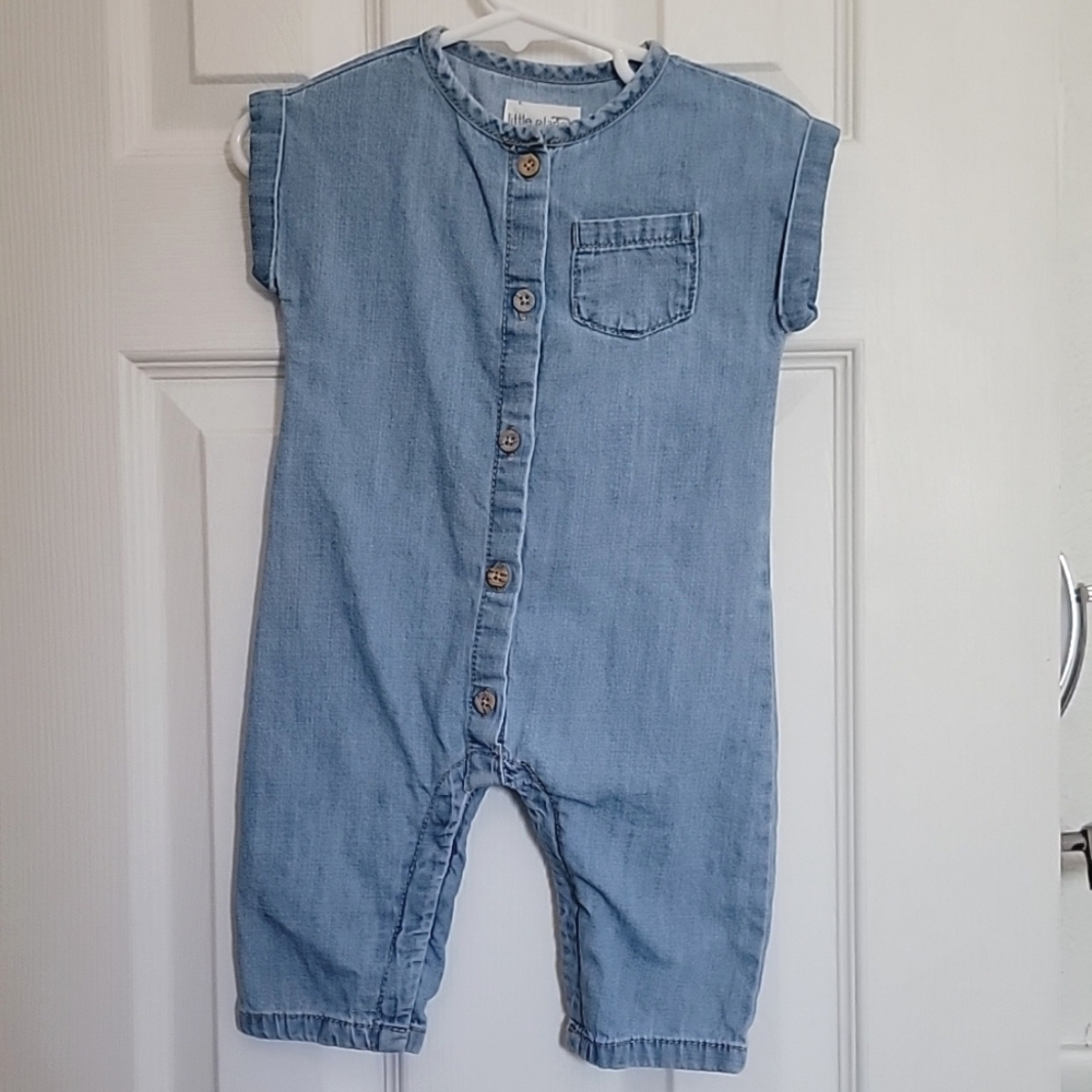Baby bodysuit